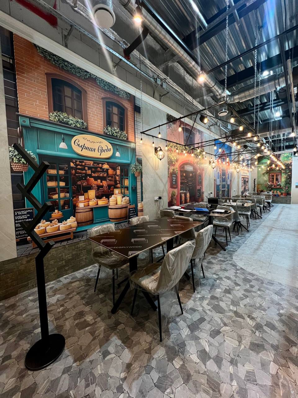 Wanddruck in einem Café